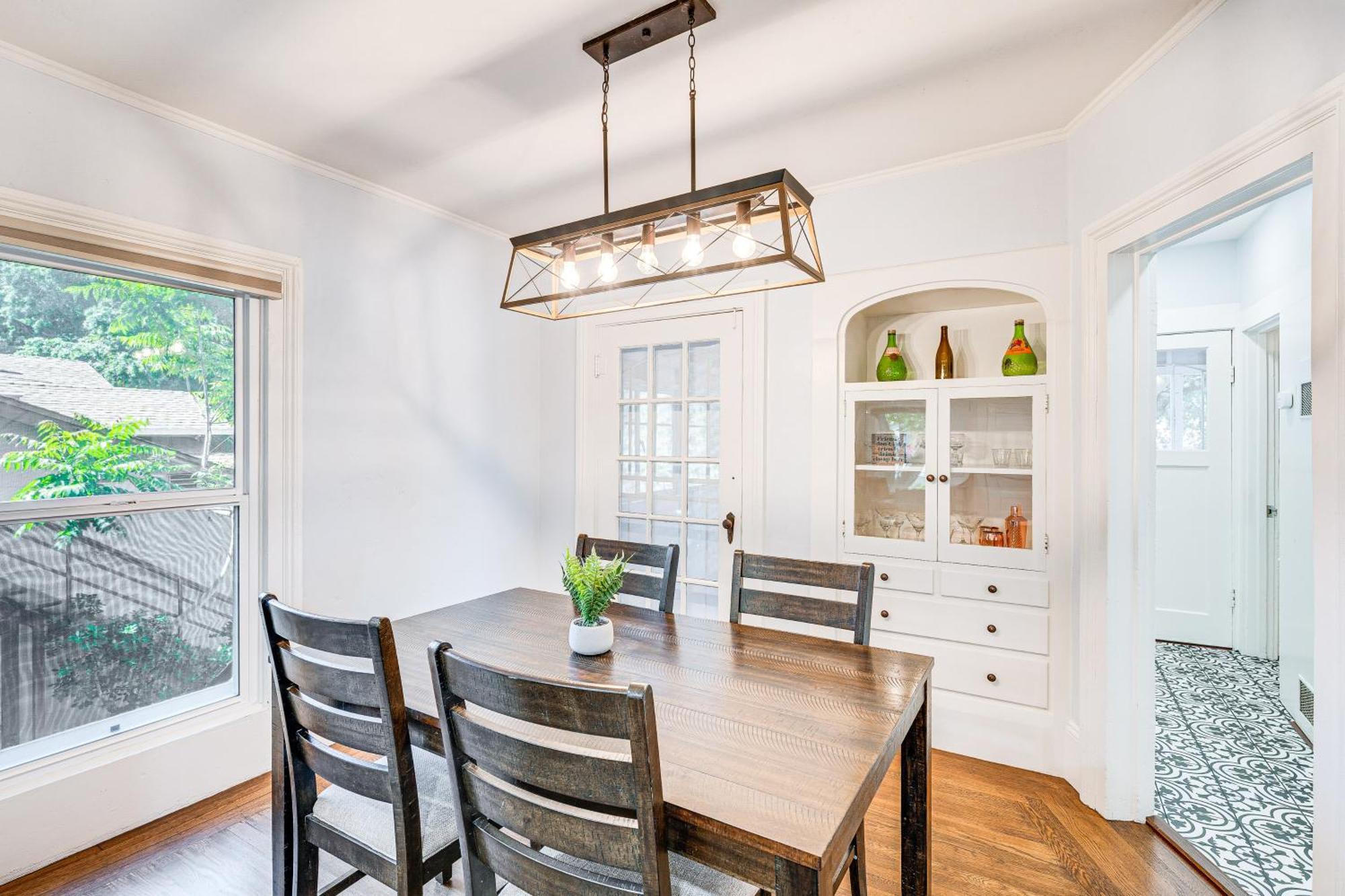 Bright Woodland Apartment Walk To Main Street 외부 사진