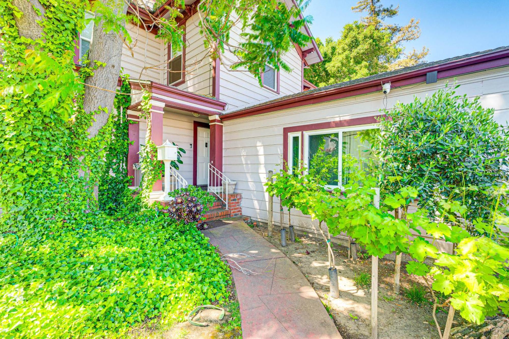 Bright Woodland Apartment Walk To Main Street 외부 사진